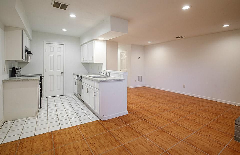 1st image of 13406 Castilian Dr #2/122