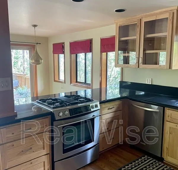 1711 Apache Dr — Photo 9