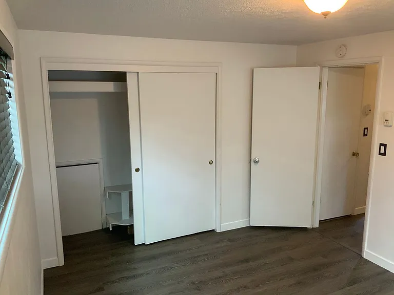 1582 Bogart Ln — Photo 10