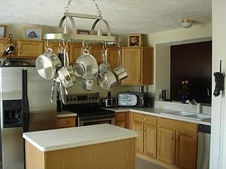 3rd image of 15 Wrens Nest Ct