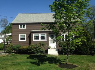 100 Hatherly Rd, Waltham, MA 02452