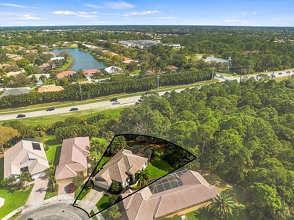 3rd image of 576 SW Saint Kitts Cove