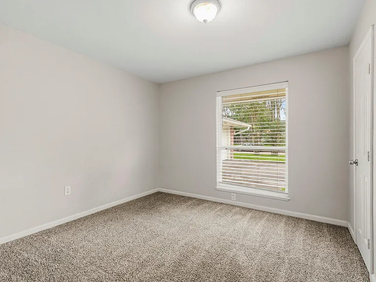 1930 Redway Ln — Photo 26