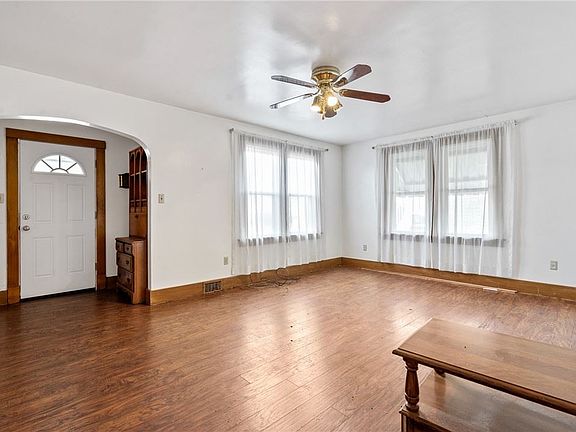 5th image of 114 1st Ave