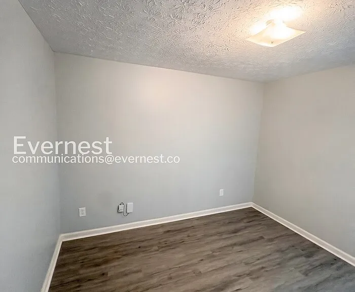 1408 Creek View Dr — Photo 8