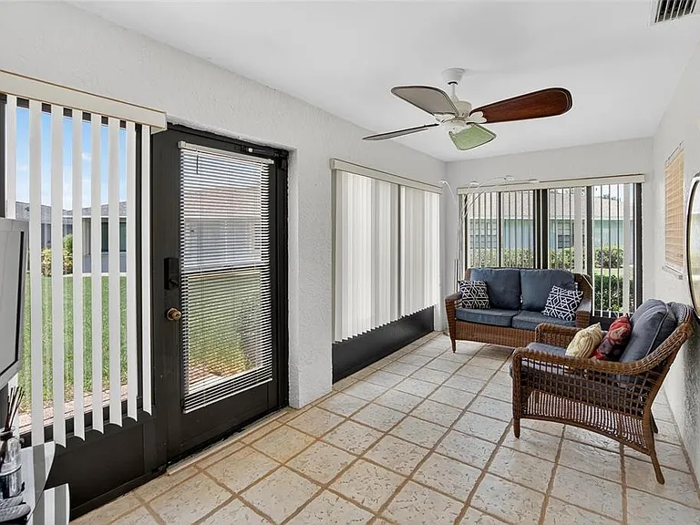 2221 Ivan Ct — Photo 32