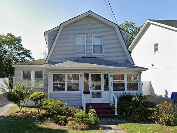 2nd image of 309 Franklin Ave