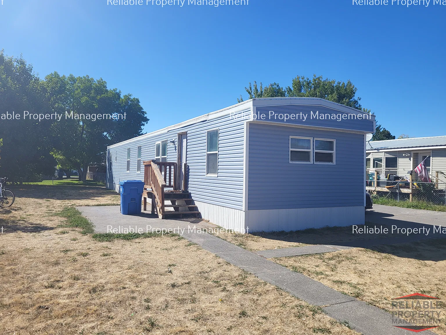 3 bed, 938 sqft, $1,150 — Photo 1