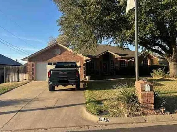 8533 Ellis Dr, North Richland Hills, TX 76182