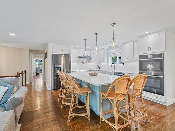 4th image of 5 Wildwood Dr