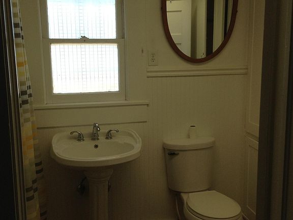 4th image of 560 E Andrews Ave