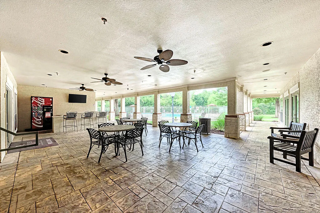 Chandler Creek Apartments — Photo 1