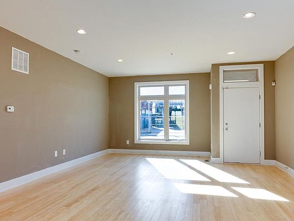 4th image of 2030 Trenton Ave