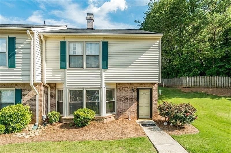 1st image of 726 Longleaf Dr
