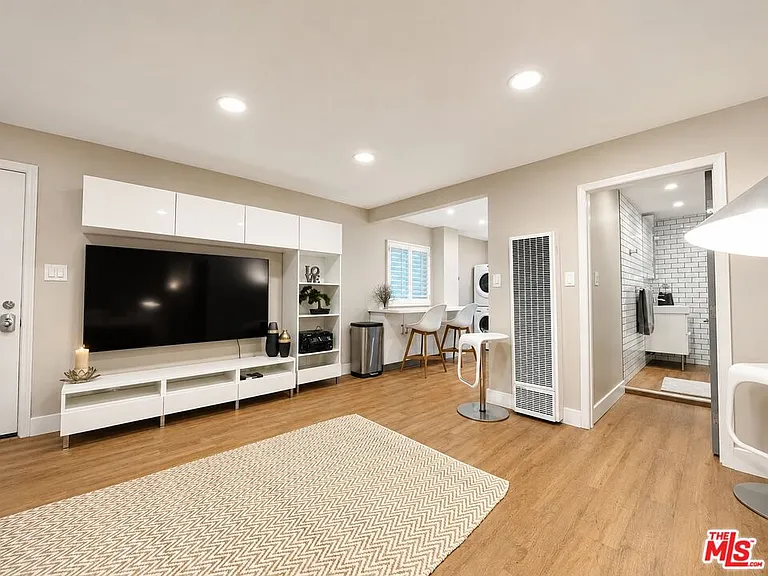 10 27th Ave #10A — Photo 8