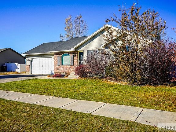 3rd image of 3061 N Wildflower Dr