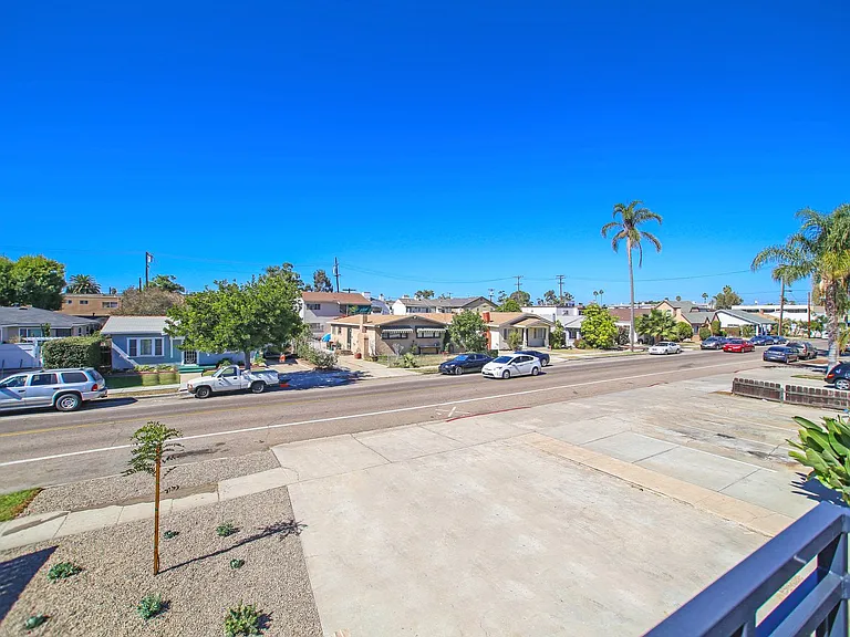unit on 32nd — Photo 17