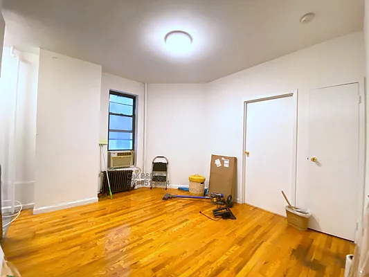 Rented by Bond New York | media 31