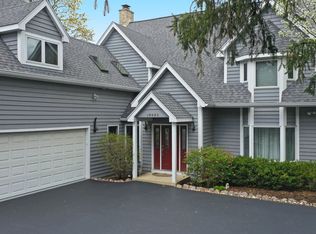 19238 W Lake View Ave, Mundelein, IL 60060