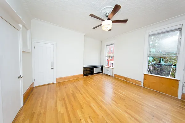 Rented by MNS | media 18