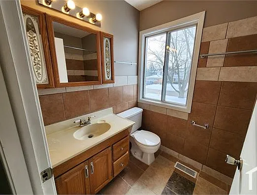 332 Drake Ave — Photo 7