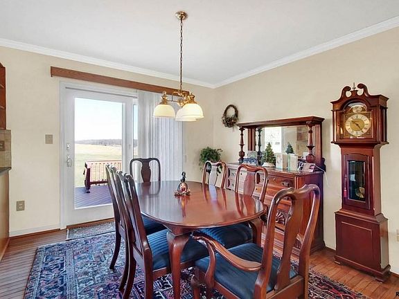Dining Rm w/Crown Molding