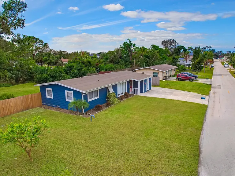 2136 Mill Ter — Photo 35