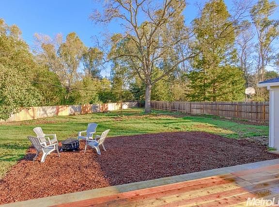 4th image of 814 El Encino Way
