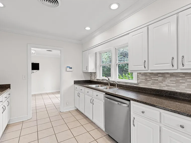 2418 Crescent Club Dr — Photo 10