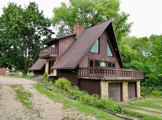 12882 Kennedy Rd, Dubuque, IA 52001