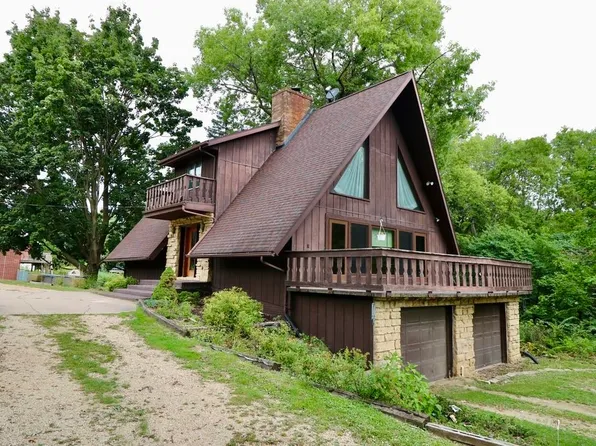 12882 Kennedy Rd, Dubuque, IA 52001