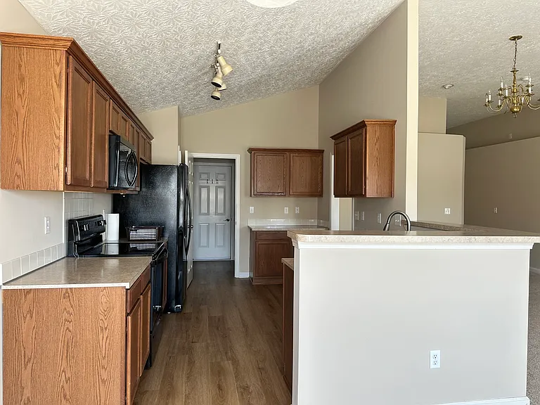 3944 Winthrop Dr — Photo 19