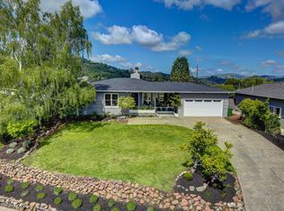 8 Blossom Dr, San Rafael, CA 94901