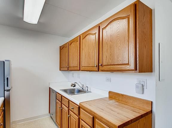 5th image of 346 W Miner St APT 3A