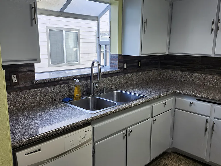 11150 Glenoaks Blvd #238 — Photo 8