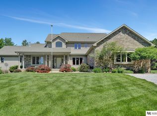 5050 Bridle Ln, Lincoln, NE 68516