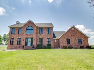5220 Foxglove Ln, Godfrey, IL 62035