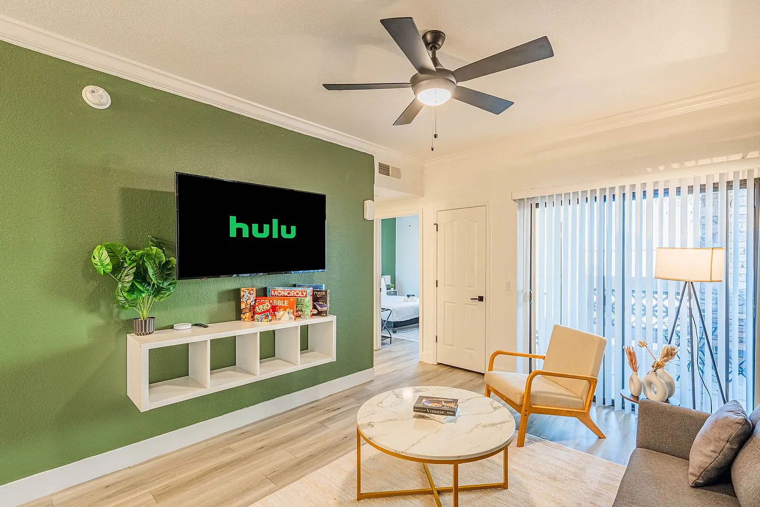 1 bed, 1.0 bath, 828 sqft, $4,017 — Photo 4