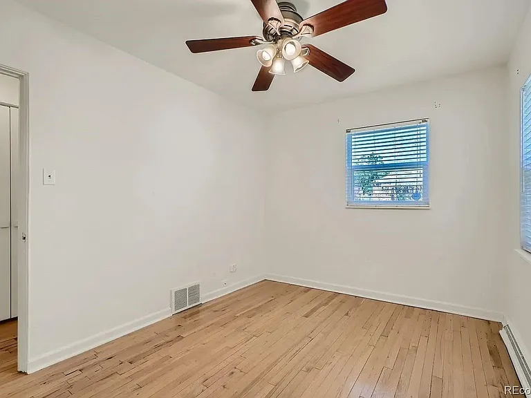 910 Forest St — Photo 12