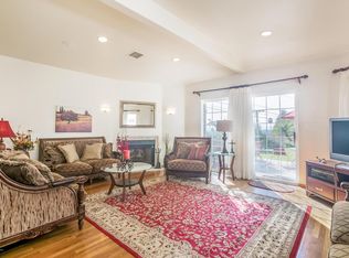 2707 N Kenneth Rd, Burbank, CA 91504