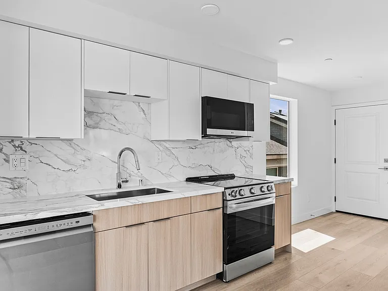 1259 Lincoln Ave — Photo 22