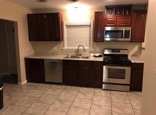 11 Lilley St, Manchester, CT 06040