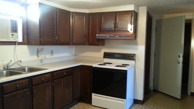 2nd image of 302 E 1st St #1
