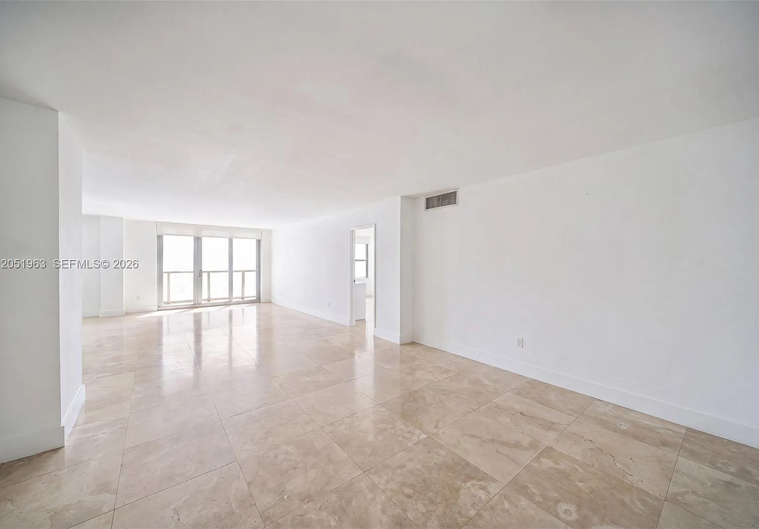 Arlen Beach Condo — Photo 2