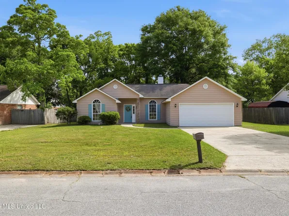 6920 Pinehurst Dr, Ocean Springs, MS 39564