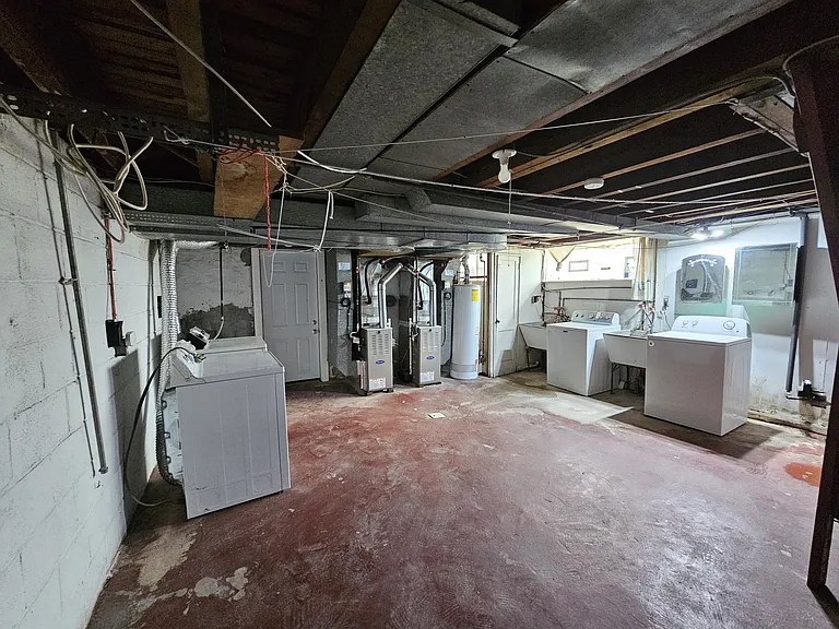 1208 Englewood St — Photo 13