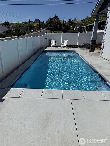 3rd image of 902 Blitz Lane