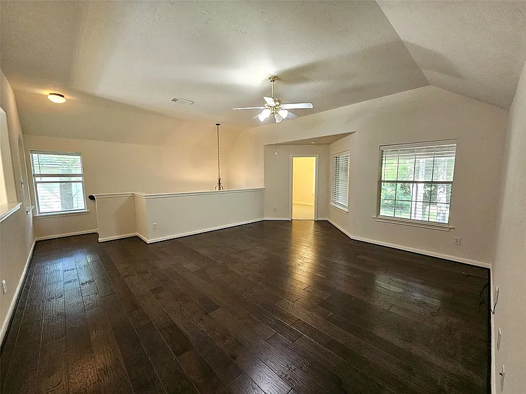 98 W Knightsbridge Dr — Photo 21