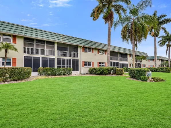 200 Valley Stream Dr #3B, Naples, FL 34113