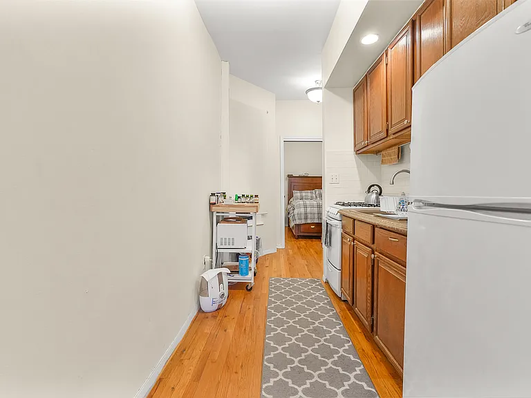 325 E 88th St #9 — Photo 5